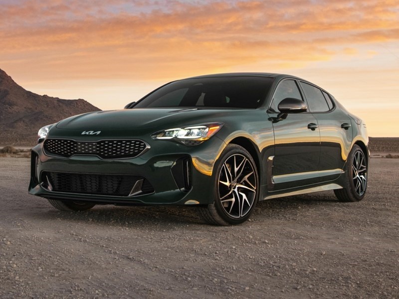 2022-Kia-Stinger-4dr-AWD-Sedan_1300