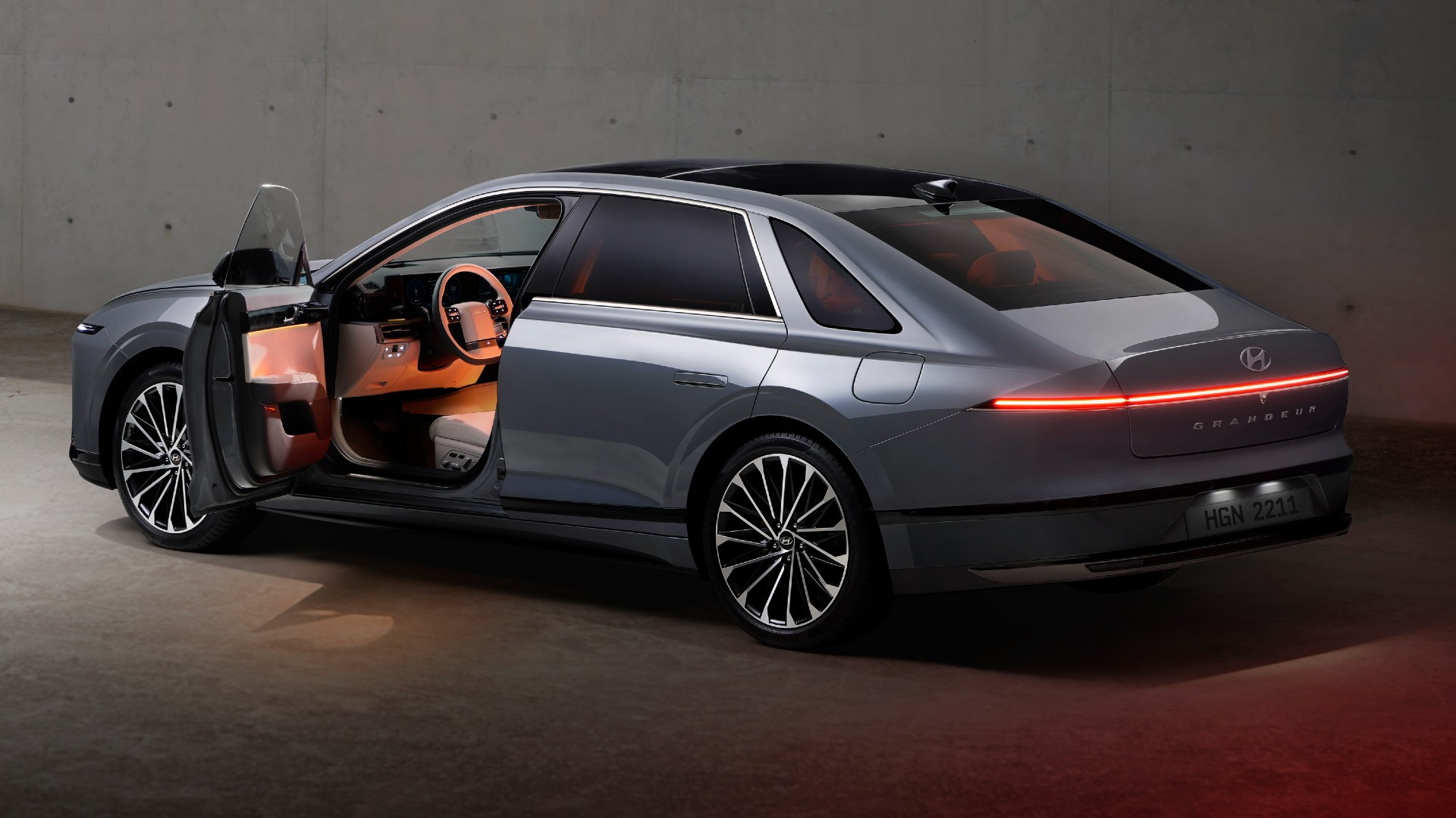 hyundai_grandeur_main-alt